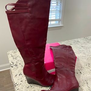 8 Burgundy Tall Wedge Boots